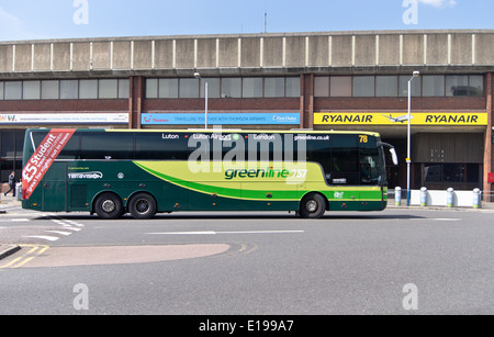 La linea verde 757 pullman a Londra Luton Foto Stock
