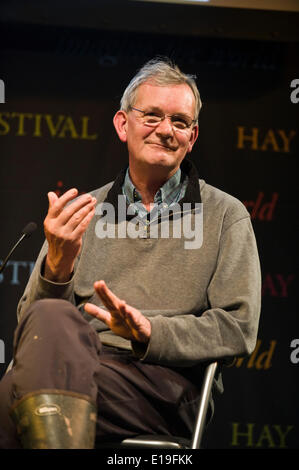 Documentario Magnum fotografo Martin Parr parlando a proposito del suo lavoro a Hay Festival 2014 ©Jeff Morgan Foto Stock