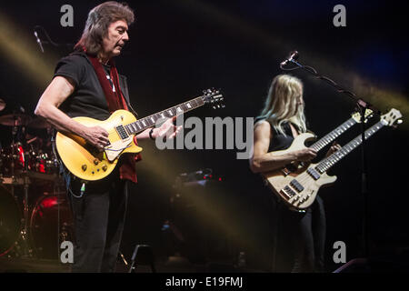 Milano Italia. Il 26 maggio 2014. STEVE HACKETT ex chitarrista Genesis si esibisce dal vivo presso il Teatro lineare4Ciak durante il 'Genesis Extended 2014 World Tour' Foto Stock