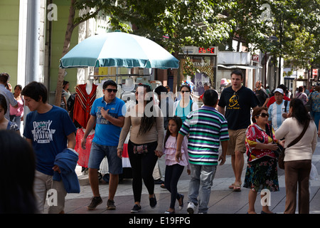 Negozi di calle del puente paseo puente downtown Santiago del Cile Foto Stock