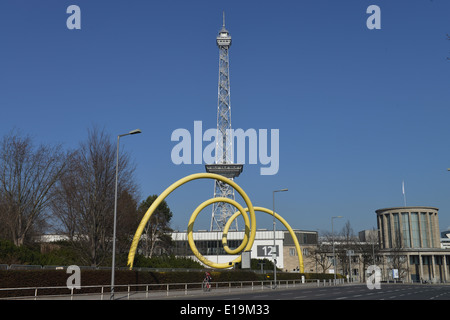 Kunstwerk Ursula Sax 'Looping 1992', Funkturm, Messedamm, Charlottenburg di Berlino, Deutschland Foto Stock