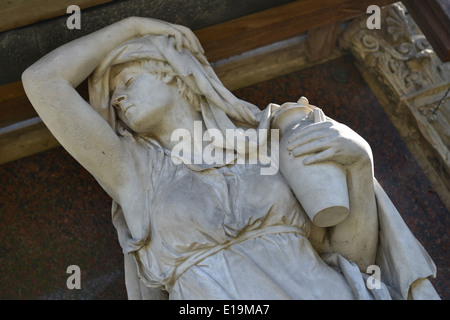 Trauerfigur, Alter San-Matthaeus-Kirchhof, Schoeneberg, Berlino, Deutschland / Schöneberg, Matthäus Foto Stock