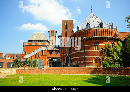 Vista posteriore del Royal Shakespeare Theatre, Stratford-Upon-Avon, Warwickshire, Inghilterra, Regno Unito, Europa occidentale. Foto Stock