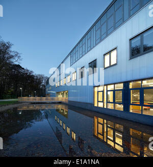 Lancaster Istituto per le Arti Contemporanee, Lancaster, Regno Unito. Architetto: Sheppard Robson, 2011. Prospettiva di facciata w Foto Stock