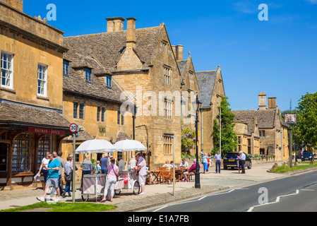 Cotswolds villaggio di Broadway Village gelateria venditore a Broadway Cotswolds, Worcestershire, Inghilterra UK GB Europa Foto Stock