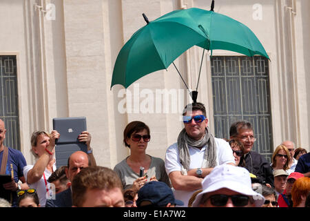 Città del Vaticano. Il 28 maggio 2014. Papa Francesco, Udienza generale del 28 maggio 2014 Credit: Davvero Facile Star/Alamy Live News Foto Stock