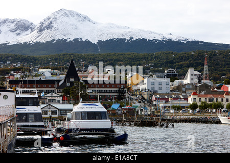 Ushuaia porta con crociera turistica e breve viaggio barche Argentina Foto Stock