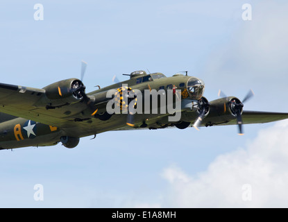 B-17 Flying Fortress in base a Duxford airfield, Inghilterra. Foto Stock