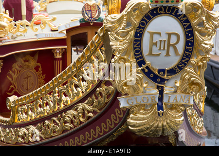 Dettaglio di Vincenzo, British Royal Barge. Commissionato per la Regina Elisabetta II per il suo Giubileo di Diamante Pageant. Londra, Regno Unito. Foto Stock