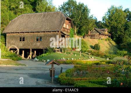 Ruota di acqua house, Tedesco Museo Coloniale, Frutillar, Lake District, Cile Foto Stock