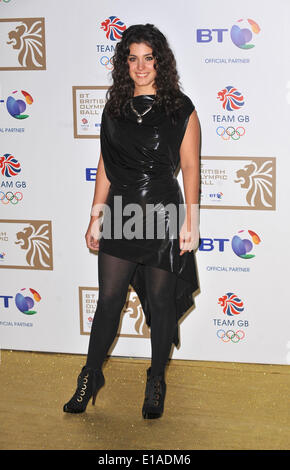 Londra, UK, UK. Il 7 ottobre, 2011. Katie Melua arriva per il British Olympic palla al Centro Espositivo di Olympia. © Ferdaus Shamim/ZUMA filo/ZUMAPRESS.com/Alamy Live News Foto Stock