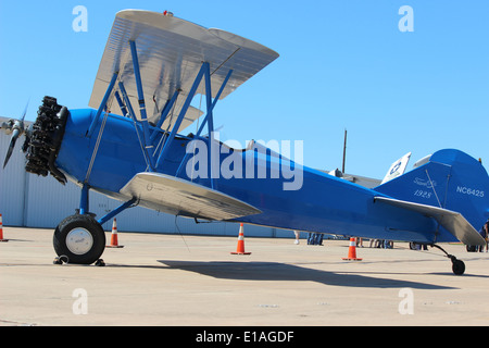 In McKinney Air Show vecchio piano blu Foto Stock