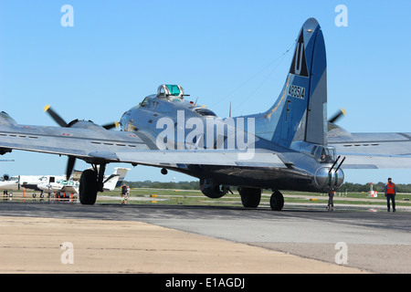 McKinney,TX Air Show un vecchio piano sta per prendere il via Foto Stock