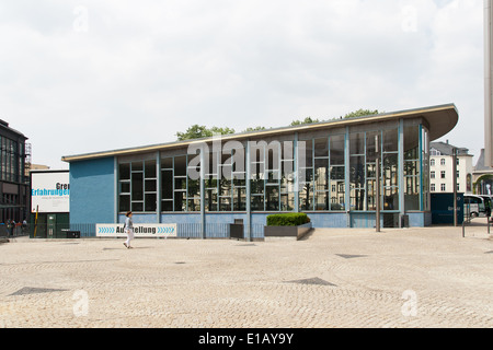 Il Tränenpalast (Palazzo delle lacrime) è il Berlin colloquialism per l'ex valico di frontiera a Berlin Friedrichstrasse. Foto Stock
