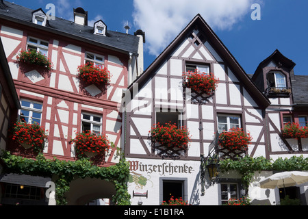 Tipiche case a graticcio in beilstein village, la RENANIA-PALATINATO, Germania, Europa Foto Stock