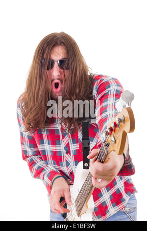 Uomo aggressivo con faccia espressione in shirt giocando electric bass guitar Foto Stock