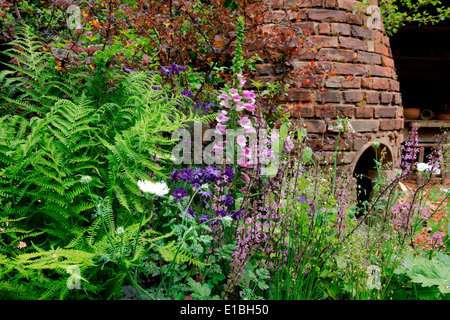 Il DialAFlight Potters Giardino, medaglia d'oro nei giardini artigianale al Chelsea Flower Show 2014 Foto Stock