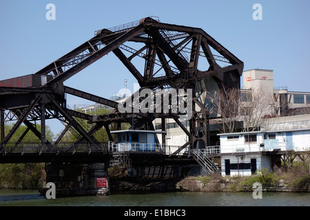 Ferry street il sollevamento verticale ponte in Buffalo NY Foto Stock