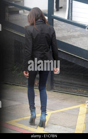 Londra, Regno Unito. Il 30 maggio 2014. Shobna Gulati lascia ITV studios dopo la presentazione sulle donne allentati Credito: JOHNNY ARMSTEAD/Alamy Live News Foto Stock