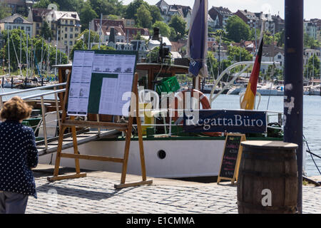 Flensburg, Germania. Il 30 maggio 2014. Impressioni del primo giorno del Rum Regatta 2014 Flensburg, prese a Flensburg, Schleswig-Holstein, Germania settentrionale Credito: Björn Deutschmann/Alamy Live News Foto Stock