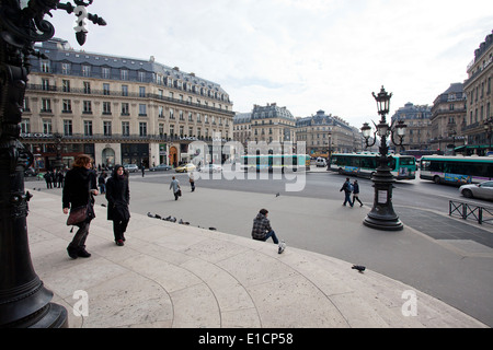 Strada parigina scena, Parigi Francia Foto Stock