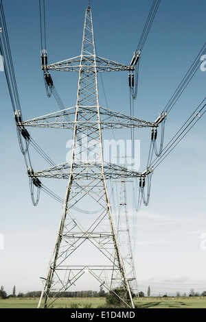 Elettricità tralicci, REGNO UNITO Foto Stock