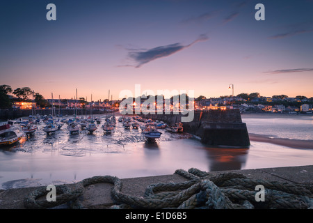 Saundersfoot Harbour Pembrokeshire nel Galles al tramonto Foto Stock