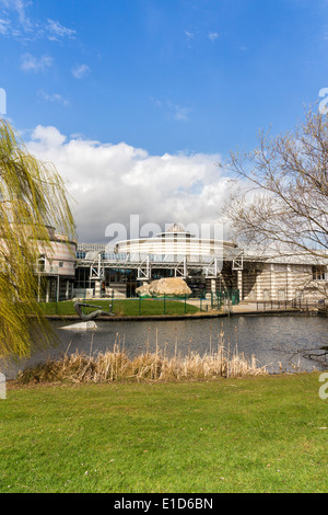 La cupola Leisure Centre Lakeside Doncaster South Yorkshire England Regno Unito Foto Stock