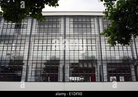 Il rinnovato, Bauhaus di Dessau Germania, uno dei più grandi edifici di definizione degli inizi del Movimento Moderno in architettura, architetto Walter Gropius Foto Stock