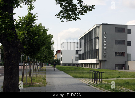 Il rinnovato, Bauhaus di Dessau Germania, uno dei più grandi edifici di definizione degli inizi del Movimento Moderno in architettura, architetto Walter Gropius Foto Stock