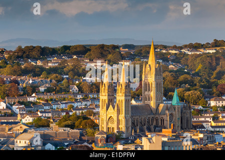 Affacciato sul Duomo e dello skyline della città di Truro Cornwall Inghilterra REGNO UNITO Foto Stock