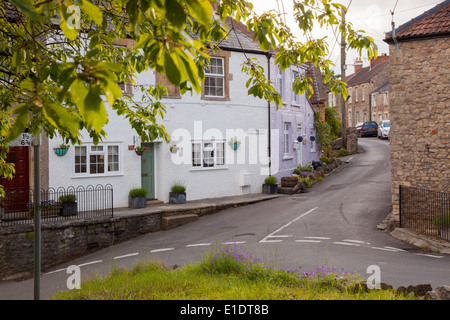 La High Street a Coleford, vicino a Frome, Somerset Foto Stock