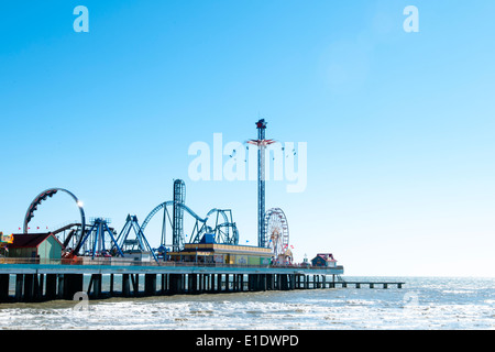 Il piacere del molo, un divertimento balneare pier in Galveston, TX USA Foto Stock