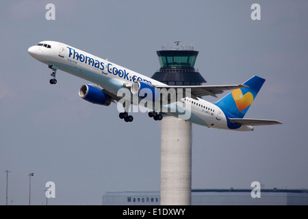 Thomas Cook Airlines Boeing 757 tenuto spento Foto Stock