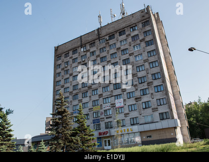 Casa di appartamenti in Yenakiieve (città natale di ex presidente ucraino Viktor Fedorovych Yanukovych), Donetsk Oblast, Ucraina Foto Stock