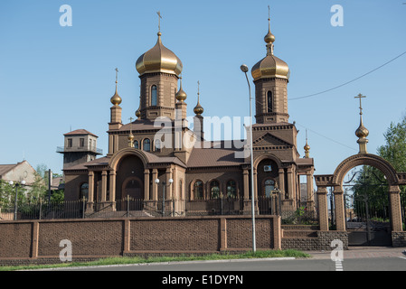 Chiesa ortodossa in Yenakiieve (città natale di ex presidente ucraino Viktor Fedorovych Yanukovych), Donetsk Oblast, Ucraina Foto Stock