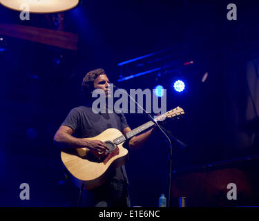 Chicago, Illinois, Stati Uniti d'America. 31 Maggio, 2014. Musicista Jack Johnson suona dal vivo con la sua band presso la banca FirstMerit padiglione presso l'Isola del nord a Chicago, Illinois © Daniel DeSlover/ZUMAPRESS.com/Alamy Live News Foto Stock