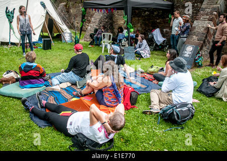 Exeter, Regno Unito. Dal 01 Giugno, 2014. La poesia alla narrazione tenda Exeter rispetto Festival 2014 a Belmont Park Exeter Credito: Clive Chilvers/Alamy Live News Foto Stock