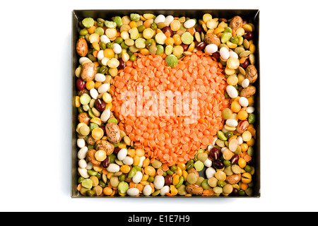 Miscela multicolore di lenticchie secche, piselli e fagioli Foto Stock