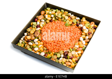 Miscela multicolore di lenticchie secche, piselli e fagioli Foto Stock