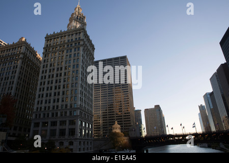 Una vista della Wrigley Building sul Magnificent Mile di Chicago, Illinois Foto Stock