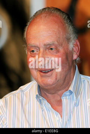 Re spagnolo Juan Carlos durante la cerimonia di premiazione della XXIX edizione del Copa del Rey regata, la ventinovesima edizione della Coppa del Re (Copa del Rey) in Palma de Mallorca, Spagna, 08 Agosto, 2010. Foto: Patrick van Katwijk Foto Stock