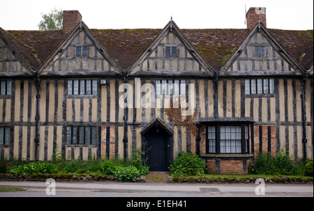 Xvi secolo la struttura di legno Tudor House. Long Itchington, Warwickshire, Inghilterra Foto Stock