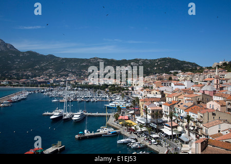 Barche nel porto di porto di Calvi, in Corsica. Foto Stock