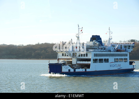 Traghetto per l'isola di Wight, Portsmouth a Fishbourne, appena al di fuori di Fishbourne, Isle of Wight, Regno Unito Foto Stock