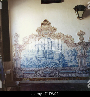 Il Paco dos Viscondes de Maiorca a Maiorca, Portogallo, è un palazzo storico noto per i suoi azulejos portoghesi, l'architettura e il suo collegamento con la famiglia Visconde de Maiorca. Foto Stock