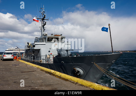 Marina cilena nave psg-73 isaza legato in Punta Arenas port Cile Foto Stock