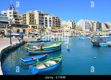 Spinola Bay, San Julian (San Ġiljan), nord del quartiere portuale, Malta Majjistral Regione, Repubblica di Malta Foto Stock