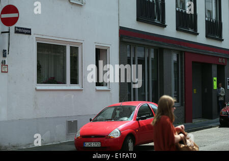 Colonia, Germania. 02Giugno, 2014. Una vista di una casa residenziale in Probsteingasse a Colonia, Germania, 02 giugno 2014. Il NSU trial affronterà con il primo attentato alla bomba del sospetto Neonazi terrore gruppo NSU il 19 gennaio 2001 in Probsteingasse a Colonia. La vittima era un diciannovenne German-Iranian. Foto: Oliver Berg/dpa/Alamy Live News Foto Stock