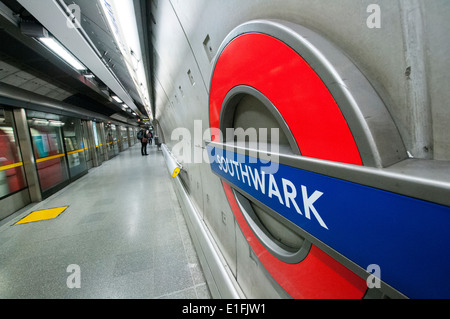 La stazione di Southwark sulla metropolitana di Londra, in Inghilterra, Regno Unito Foto Stock